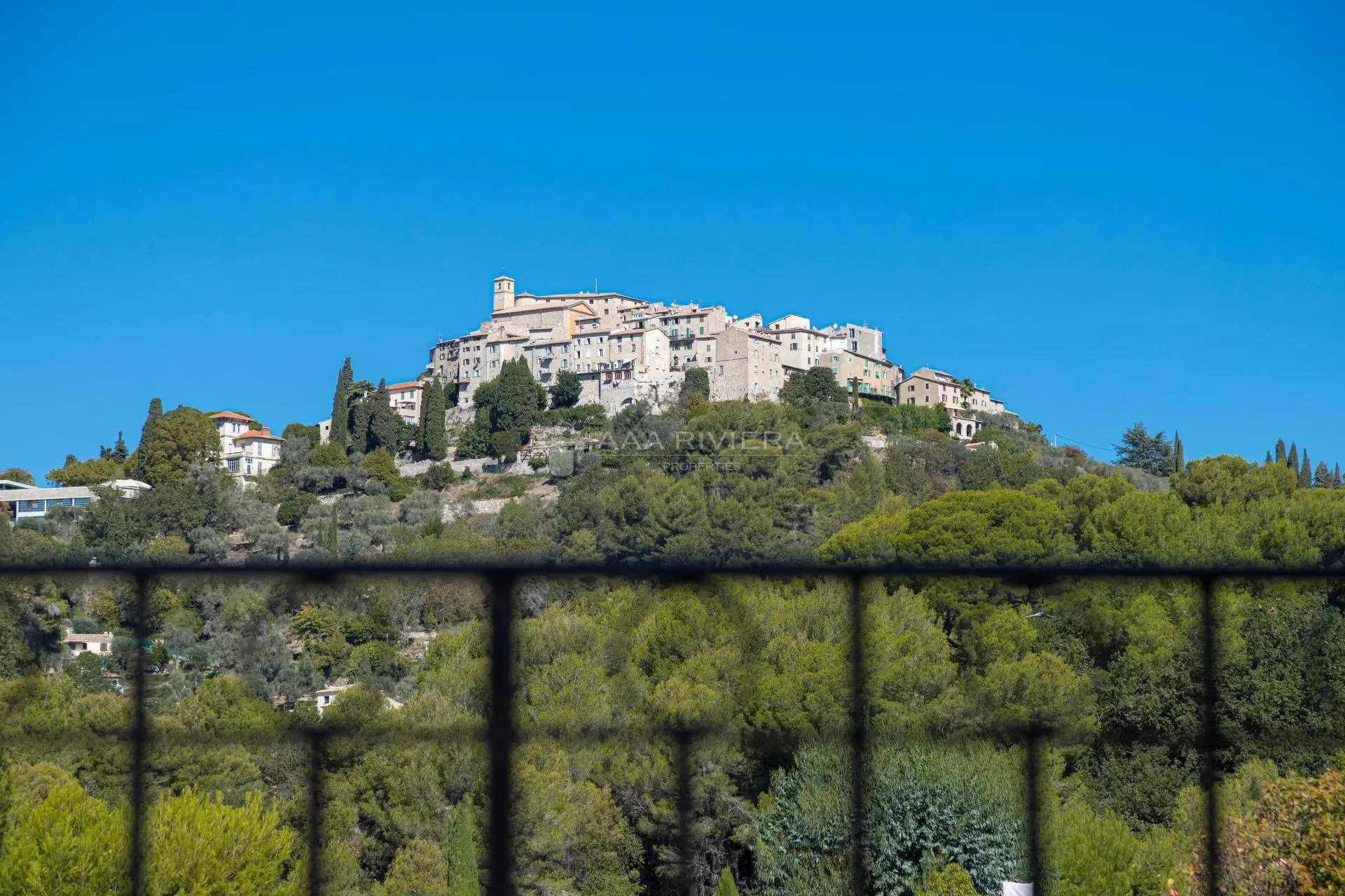 σπίτι σε Carros, Provence-Alpes-Cote d'Azur 11661486