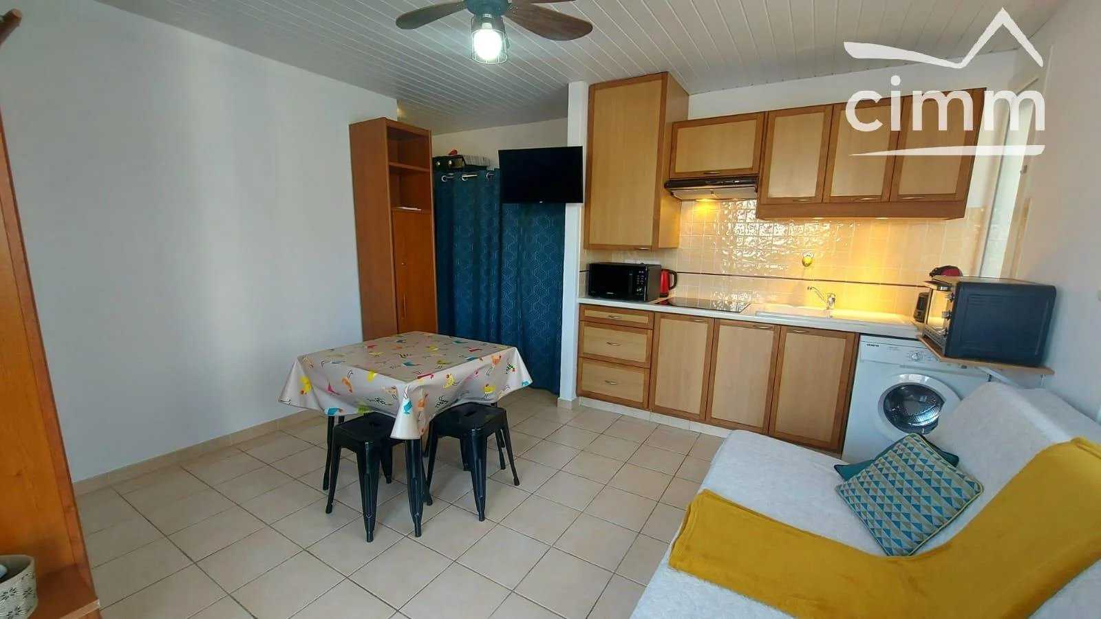 Condominium in Valras-Plage, Occitanië 11661544