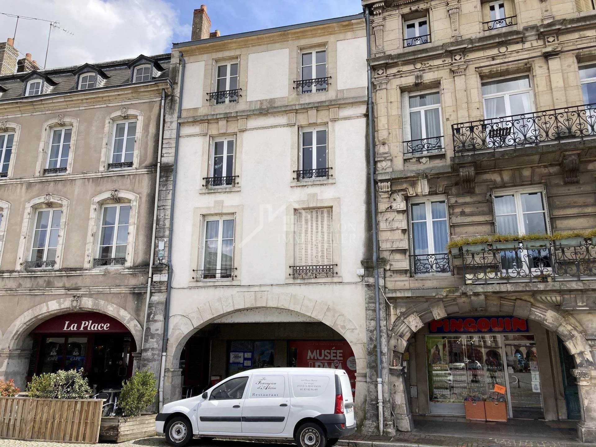 Retail in Pont-a-Mousson, Grand Est 11661554