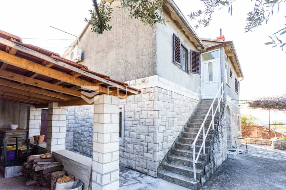 Talo sisään Splitska, Splitsko-Dalmatinska Zupanija 11661699