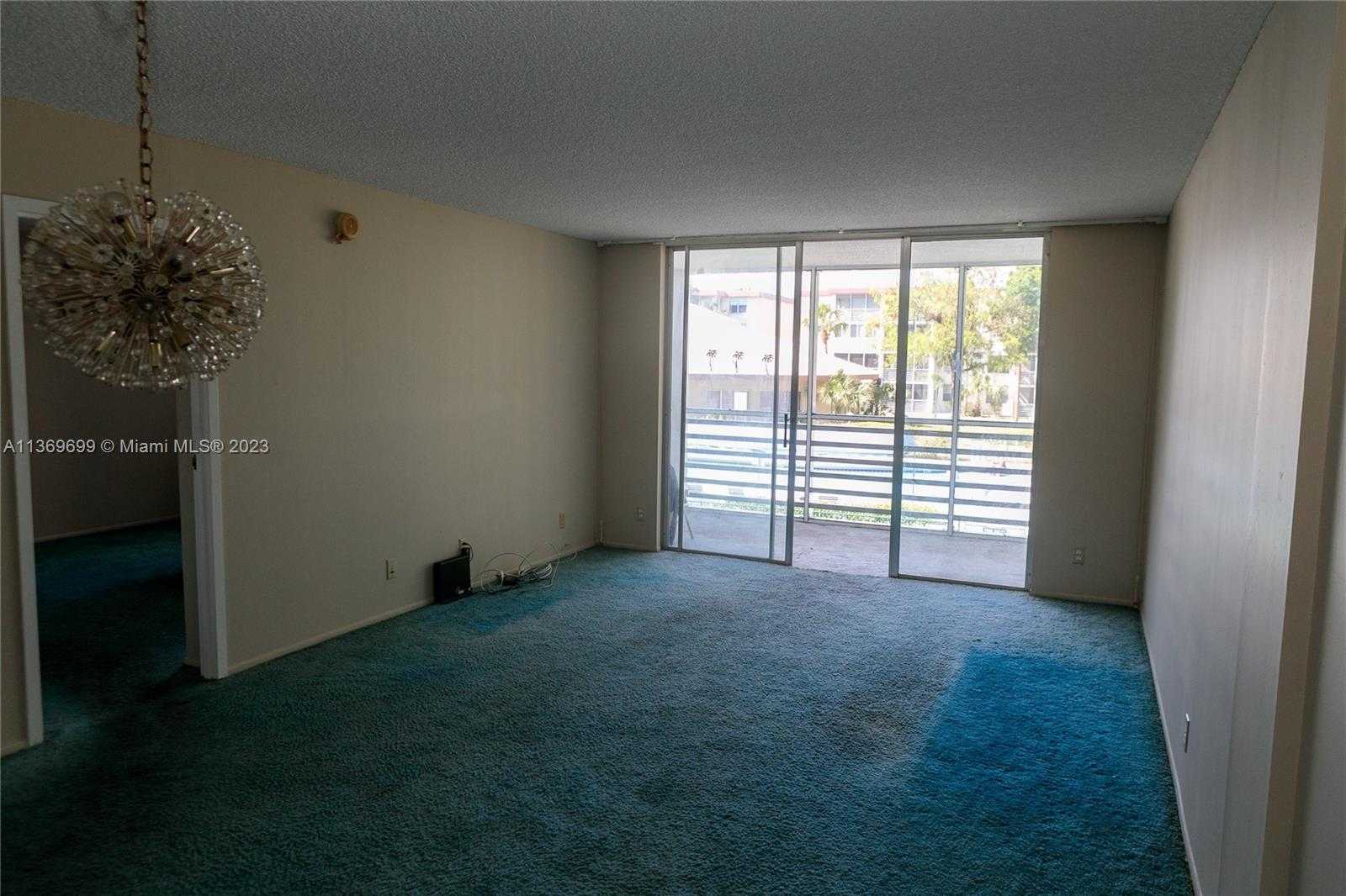 Condominium in Lauderdale-meren, Florida 11662338
