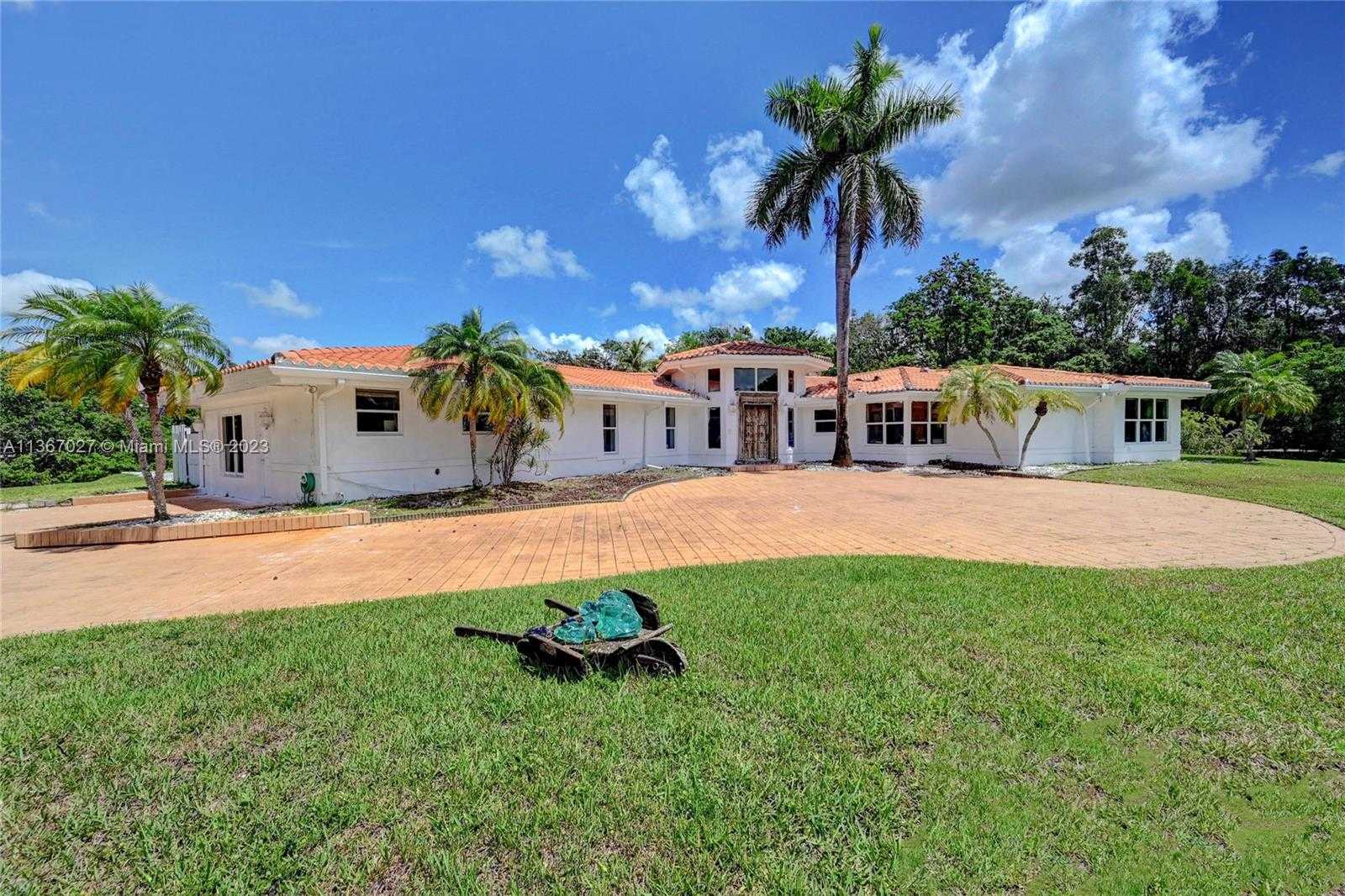 House in Southwest Ranches, Florida 11662339