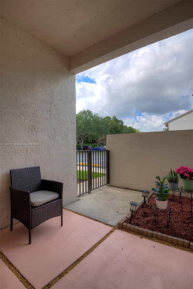 Condominium in Coconut Creek, Florida 11662343