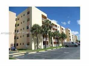 Condominium dans Flagami, Florida 11662347