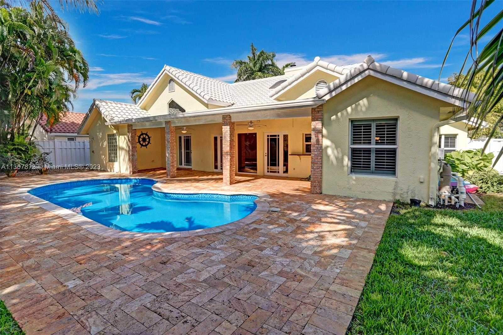 rumah dalam Coral Springs, Florida 11662371