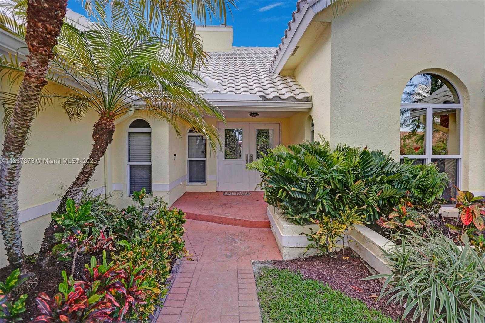 Rumah di Coral Springs, Florida 11662371