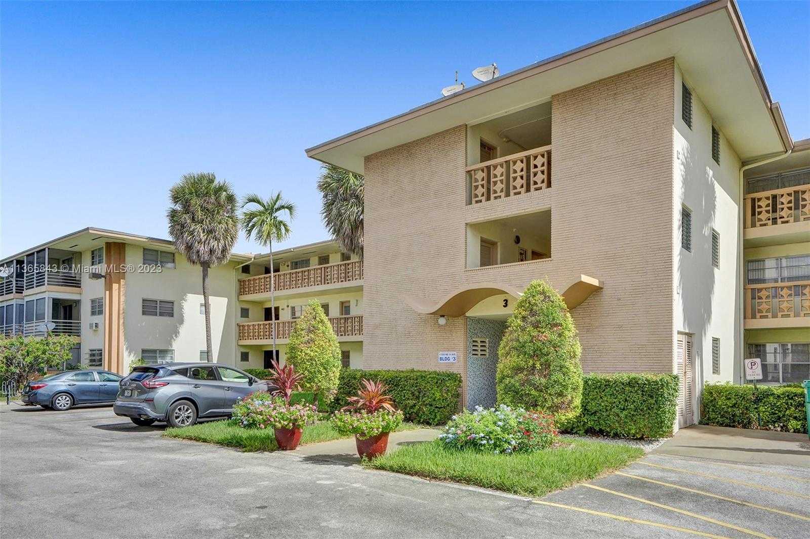公寓 在 North Miami Beach, Florida 11662388