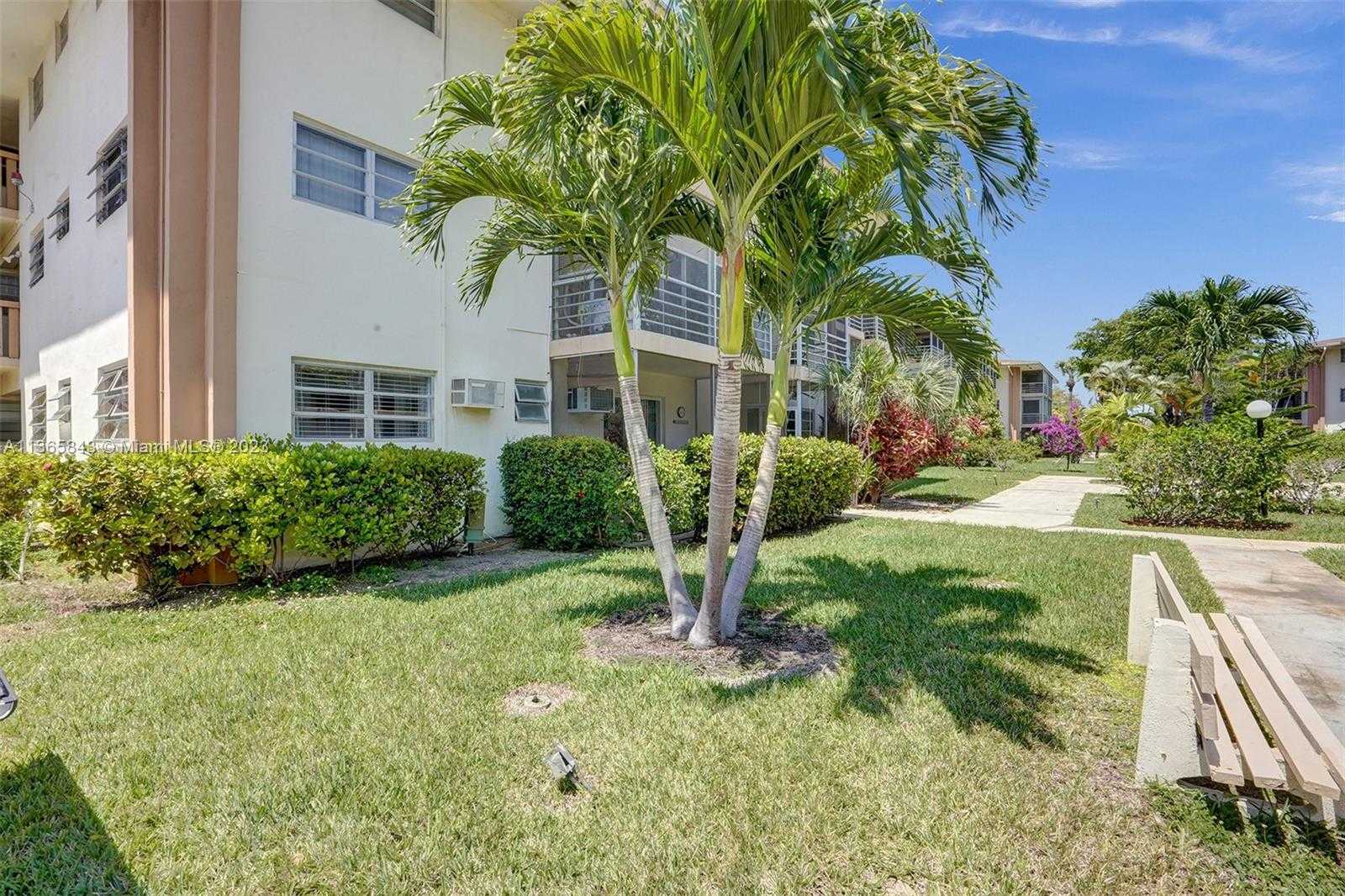 Eigentumswohnung im North Miami Beach, Florida 11662388
