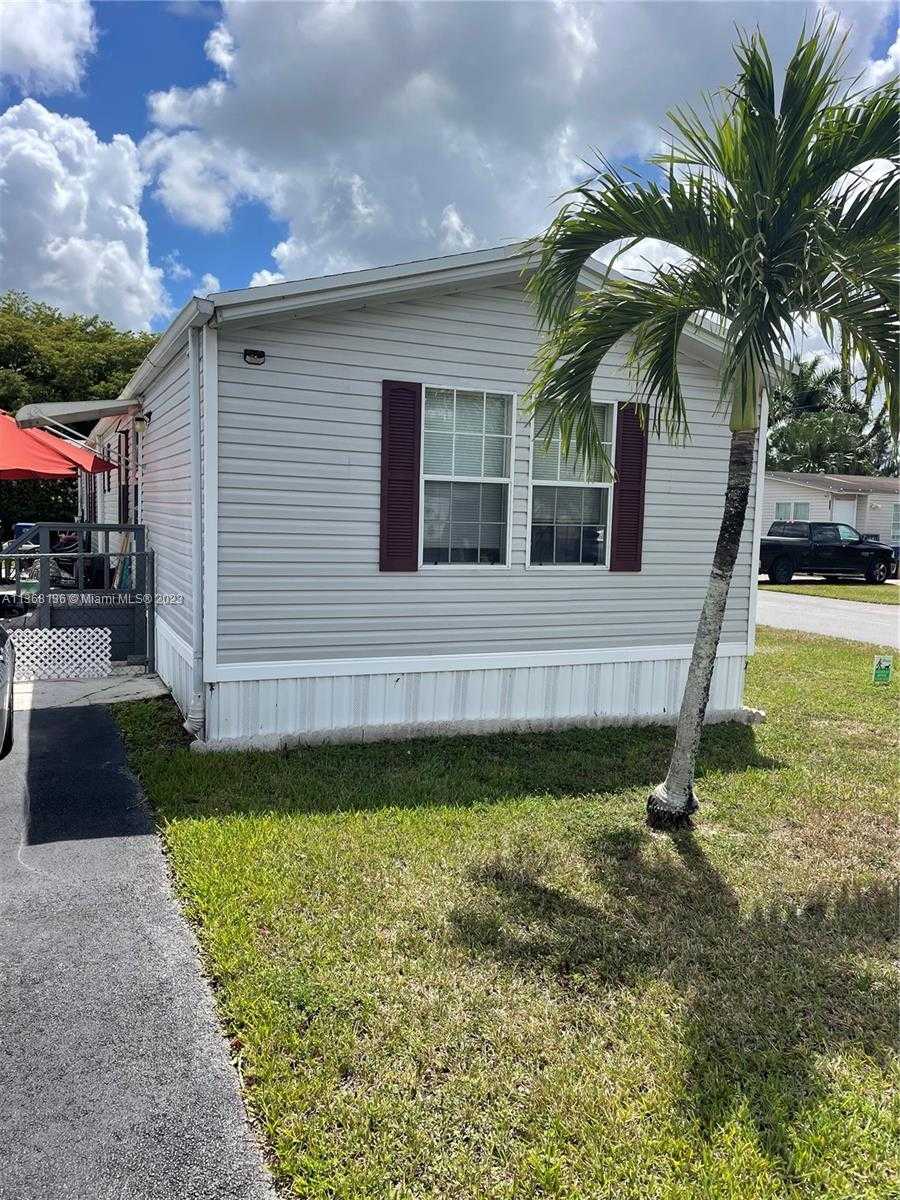 House in Florida City, Florida 11662389