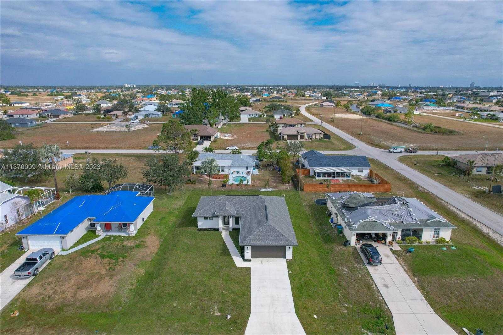 House in Cape Coral, Florida 11662390