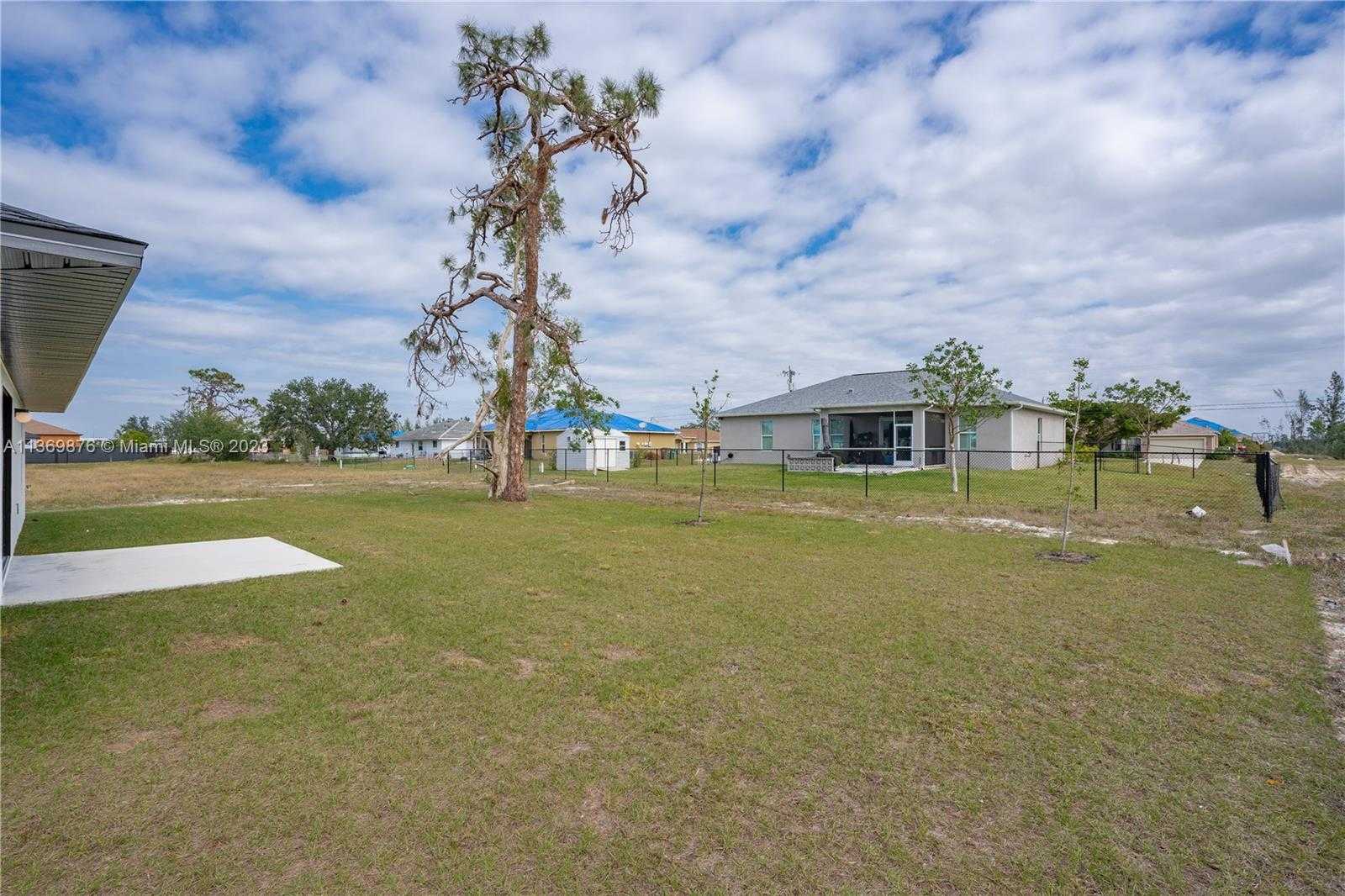 House in Cape Coral, Florida 11662392