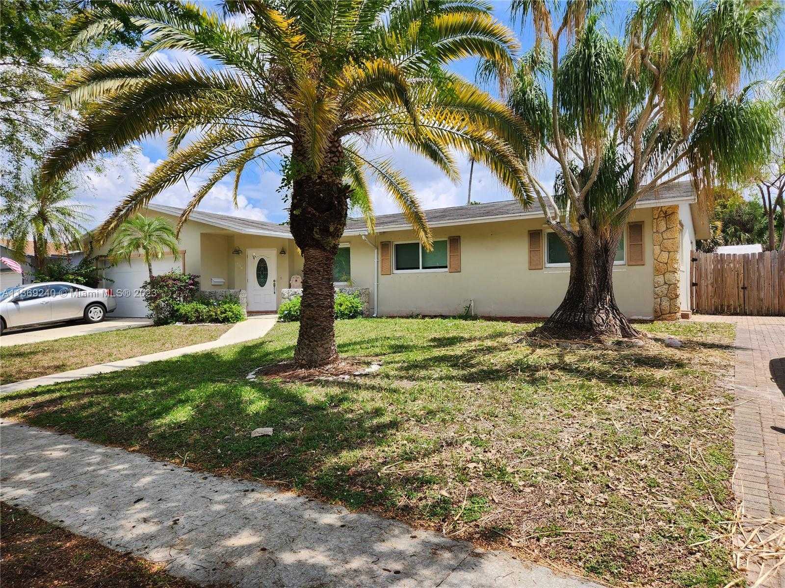 House in Coconut Creek Park, Florida 11662397