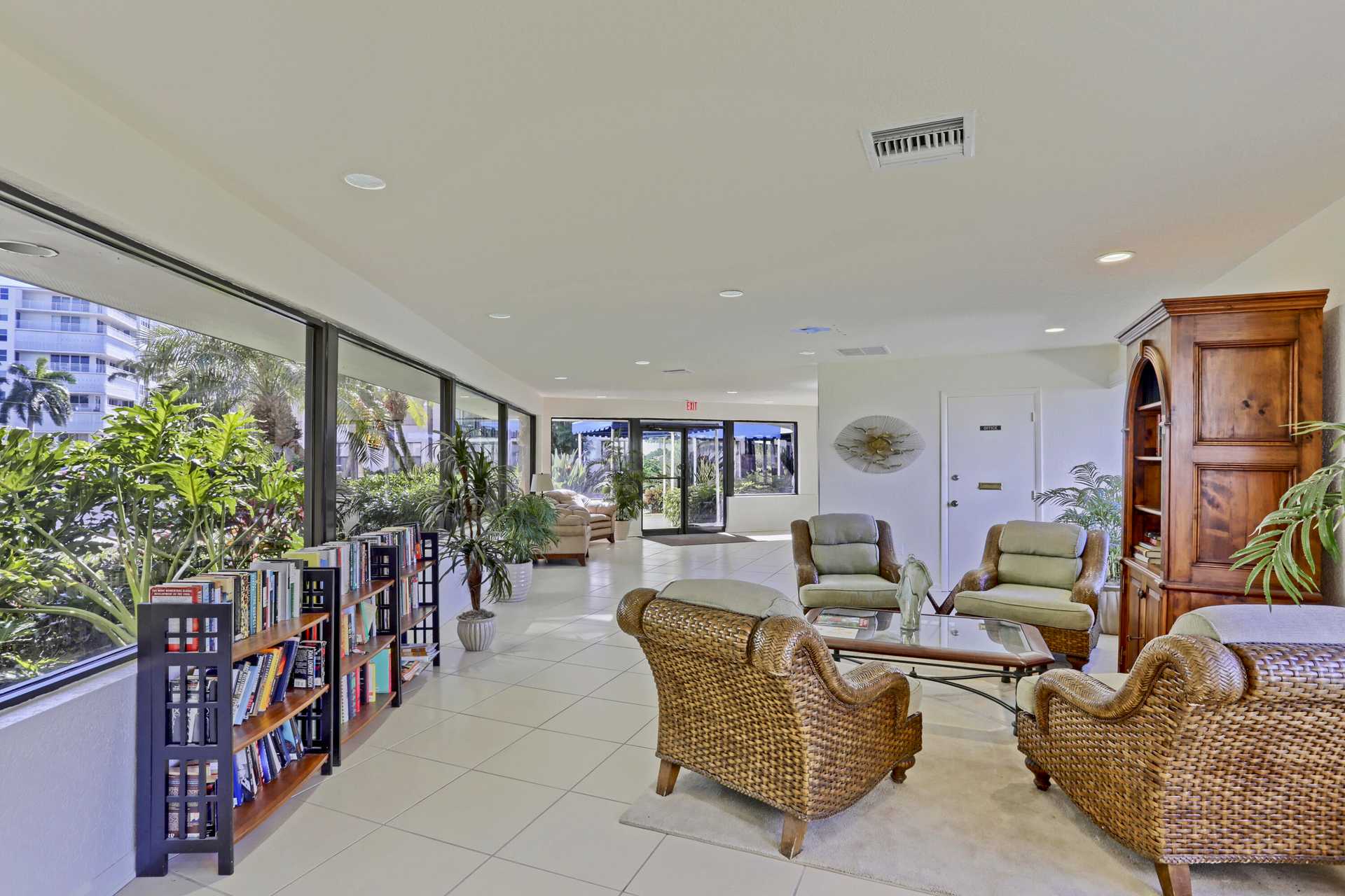 Condominium in South Palm Beach, Florida 11662406