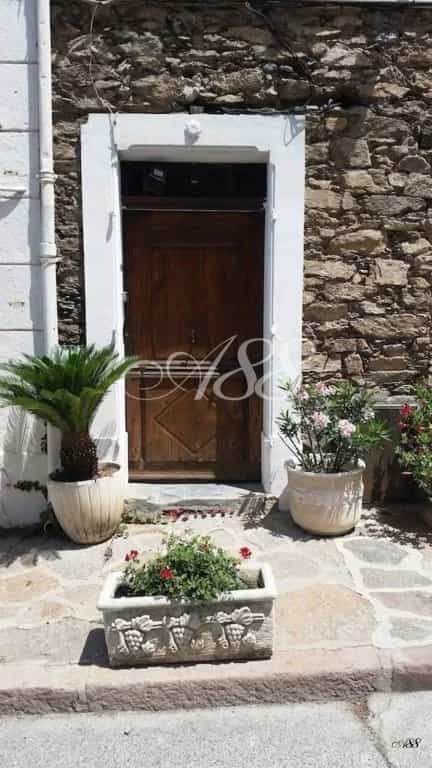 House in La Garde-Freinet, Provence-Alpes-Cote d'Azur 11662462