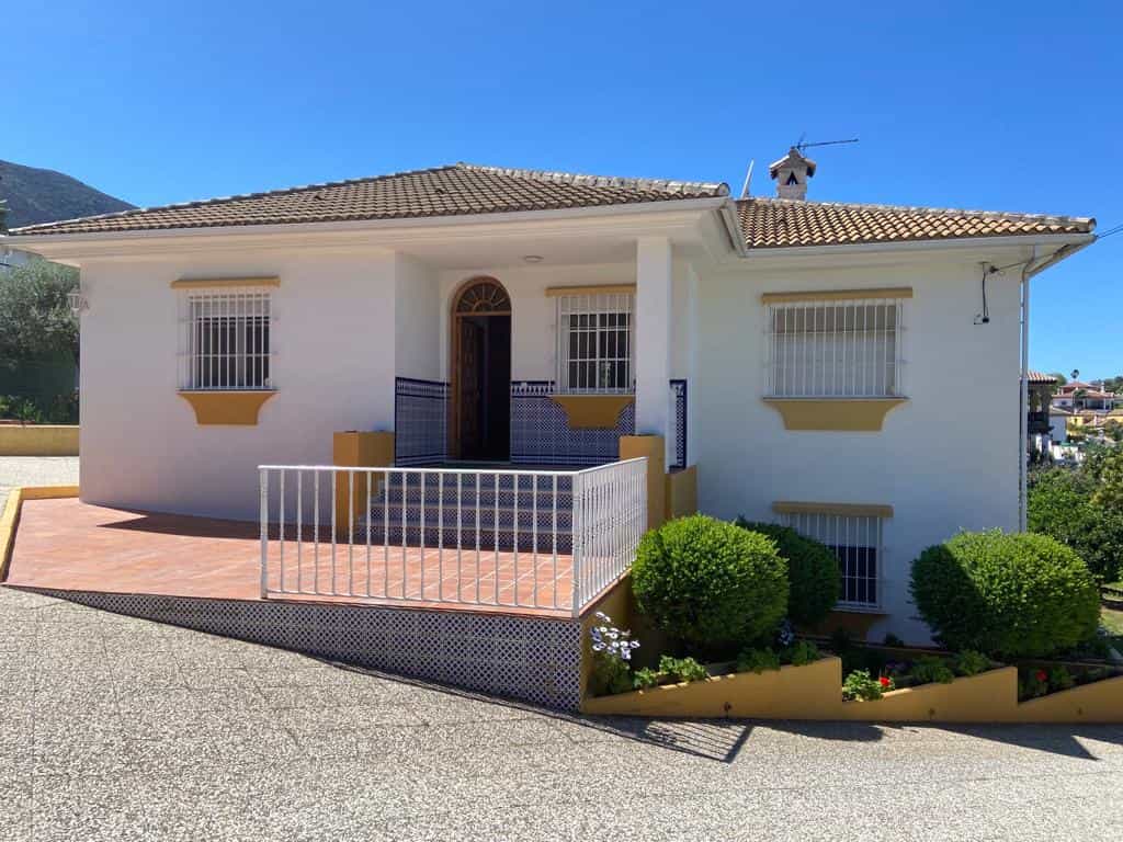 House in Alhaurin el Grande, Andalusia 11662758