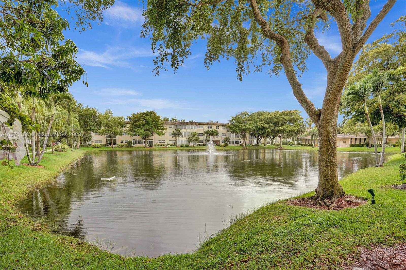 Condominio en Lauderdale Lakes, Florida 11663079