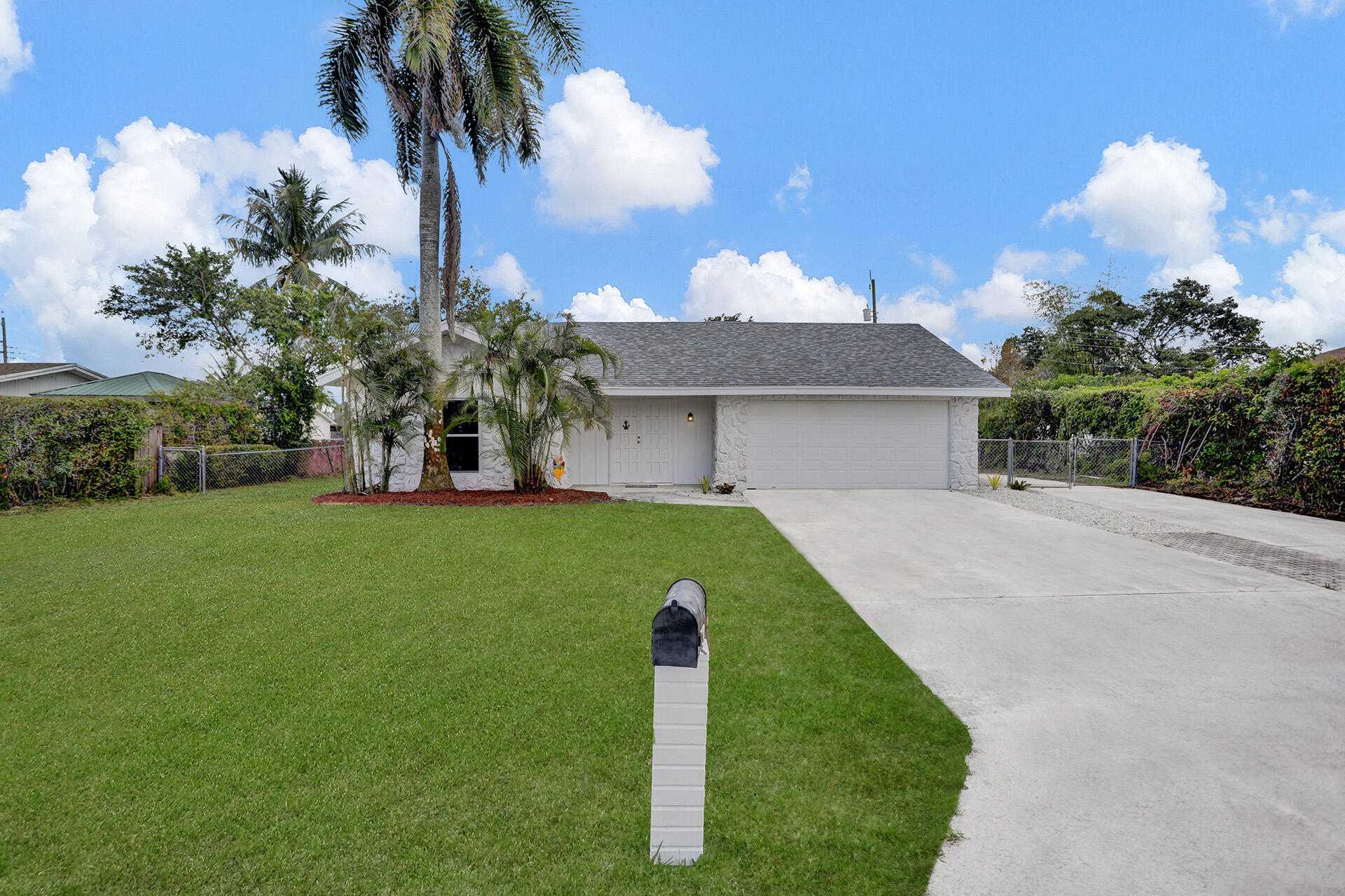 Hus i Seminole Manor, Florida 11663098