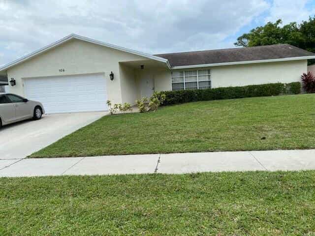 House in Royal Palm Beach, Florida 11663113