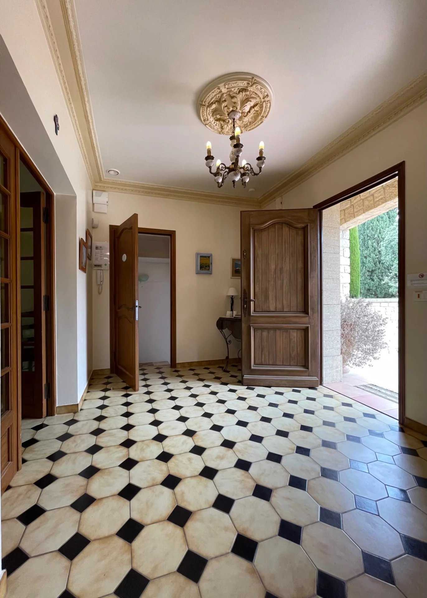 Talo sisään bedoiinit, Provence-Alpes-Cote d'Azur 11663155