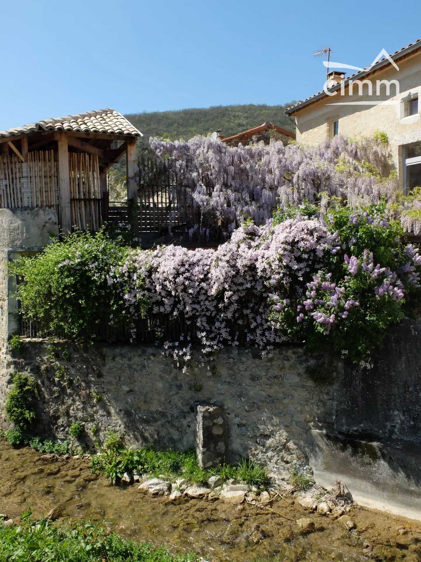 Haus im Combovin, Auvergne-Rhone-Alpes 11663175