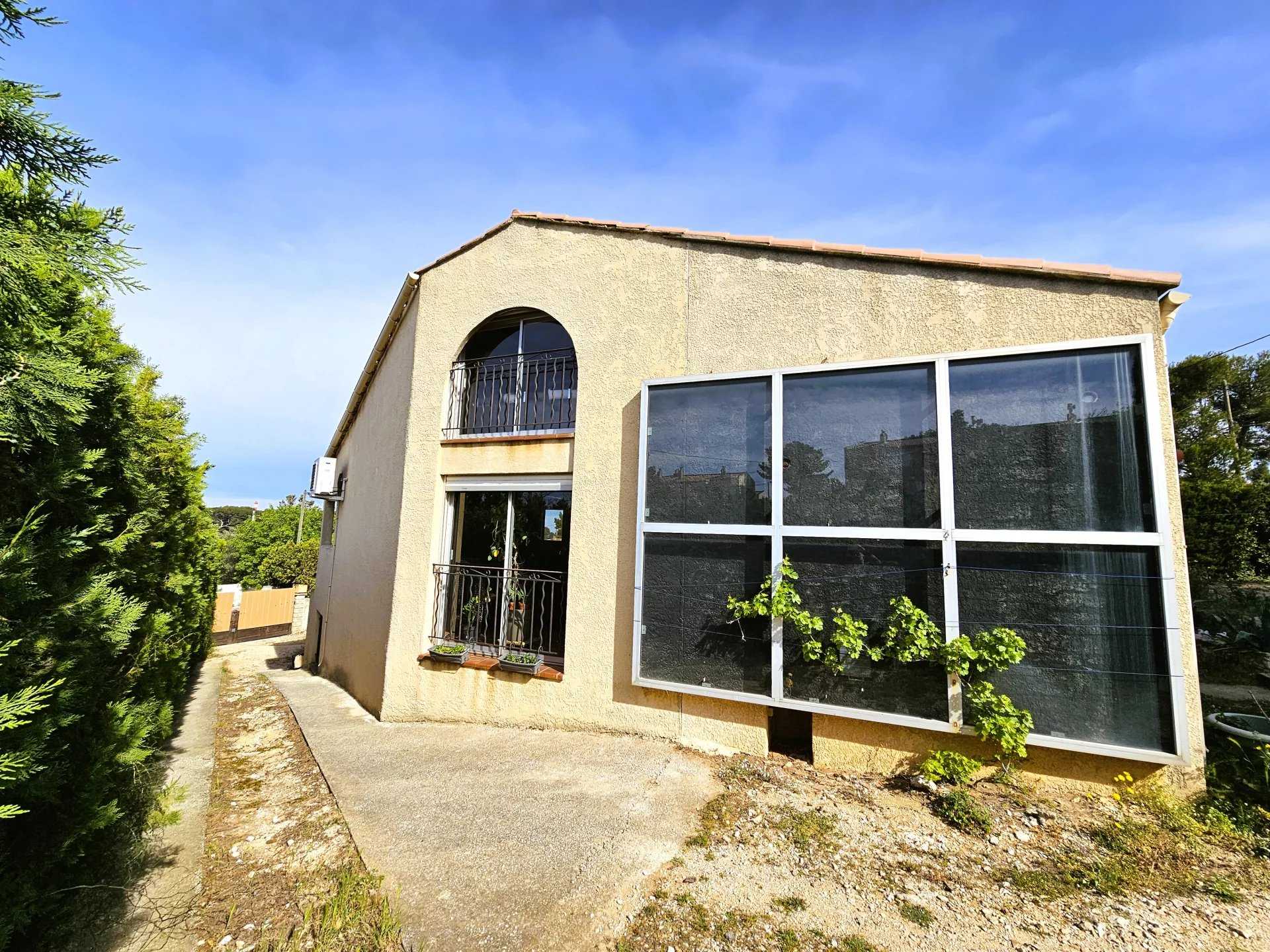 Flere huse i Martigues, Provence-Alpes-Cote d'Azur 11663189