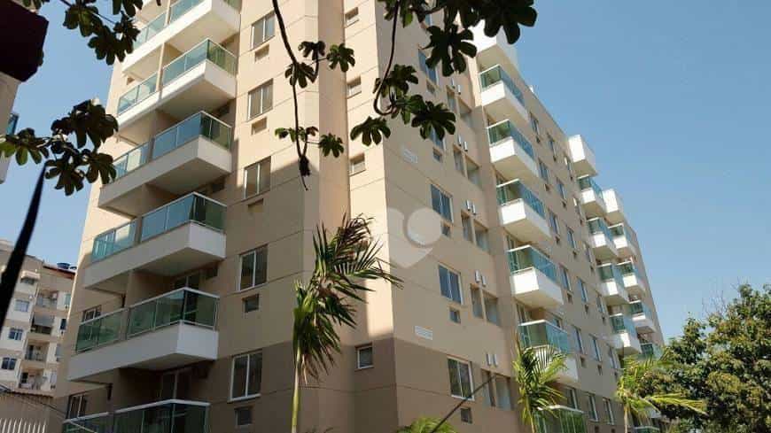 Condominium in Praça Seca, Rio de Janeiro 11663830