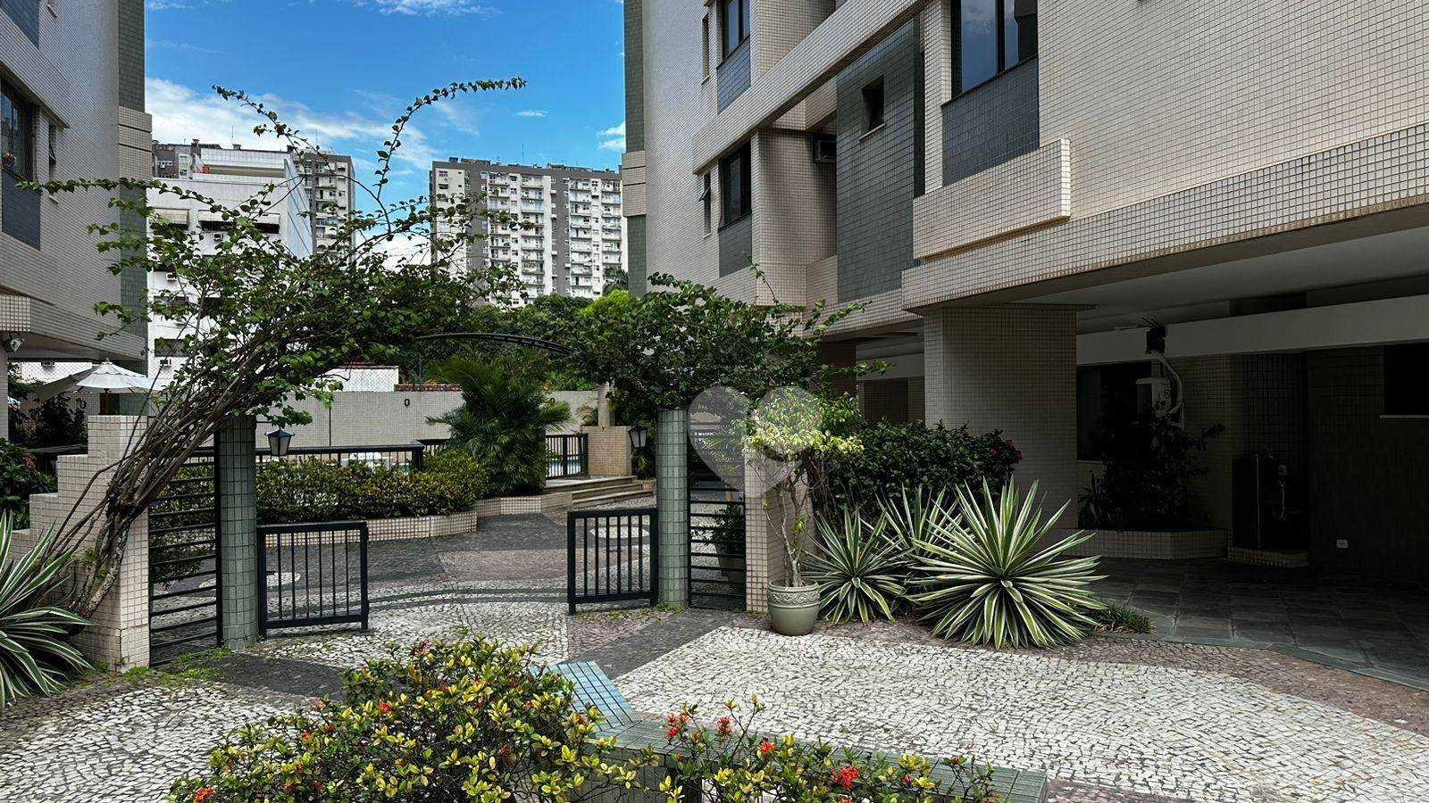 Condominium in Botafogo, Rio de Janeiro 11664093