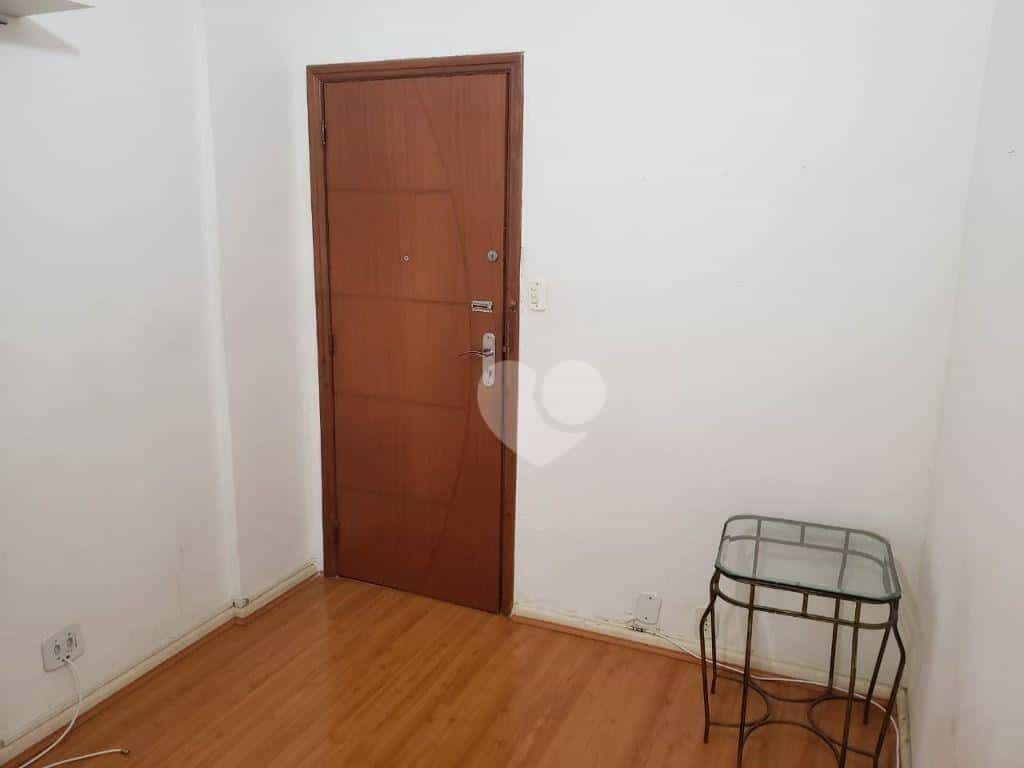 Condominium dans Lém, Rio de Janeiro 11665094