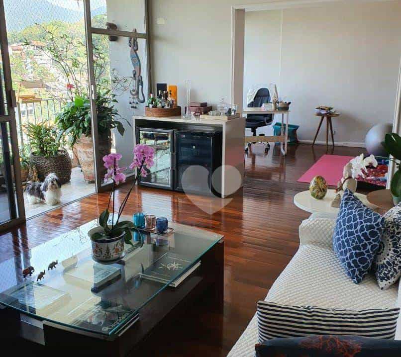 Condominium in Catete, Rio de Janeiro 11666055