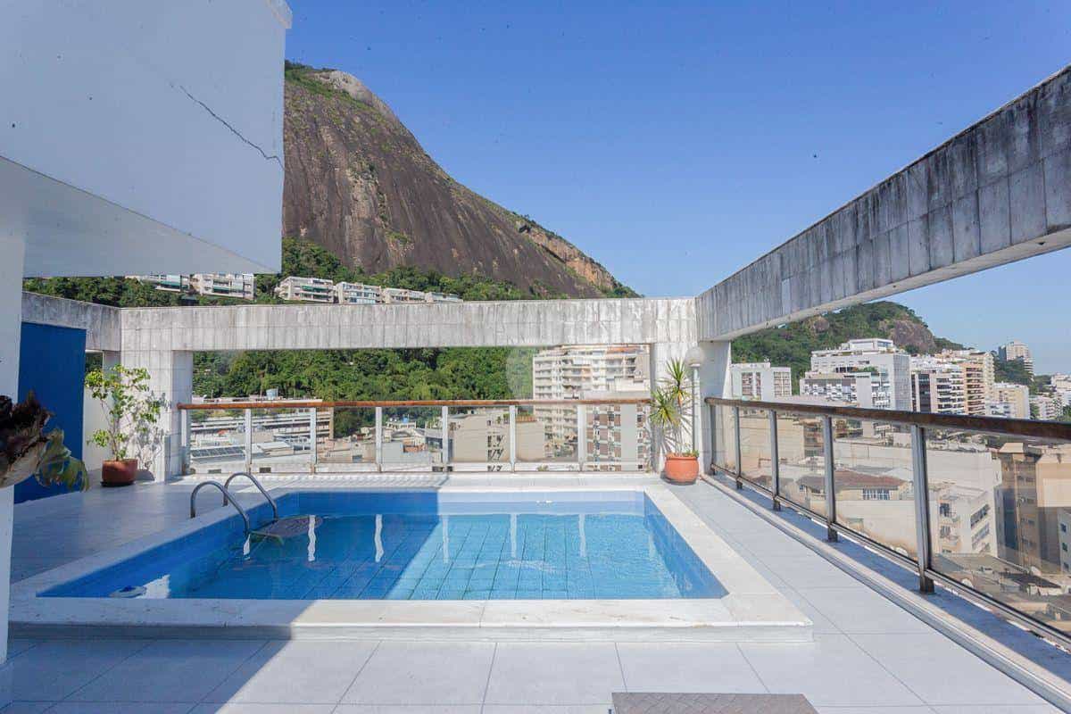 Condominium in Lagoa, Rio de Janeiro 11666169