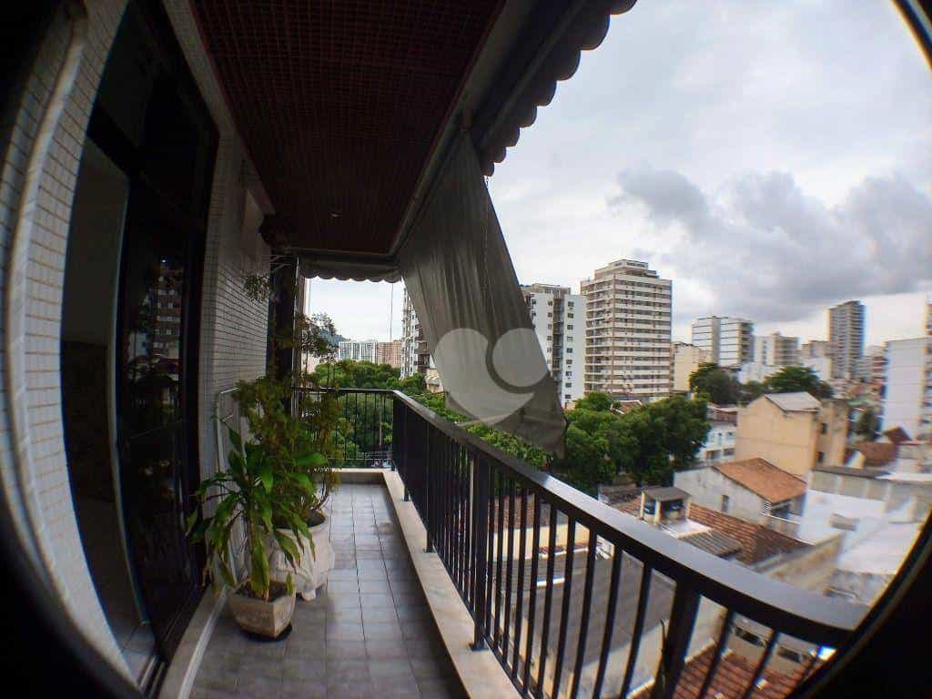Condominium in Andarai, Rio de Janeiro 11668379