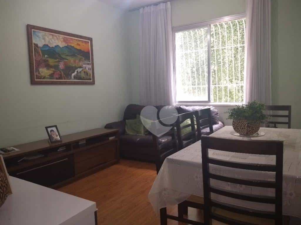 Condominium dans Catète, Rio de Janeiro 11668816
