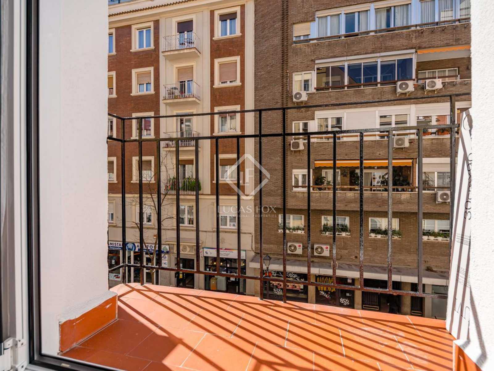 Condominium in Madrid, Comunidad de Madrid 11669494
