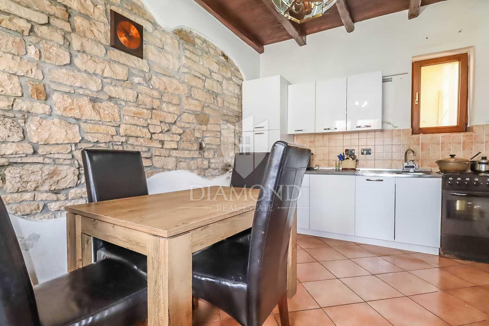 House in Žminj, Istria County 11669781