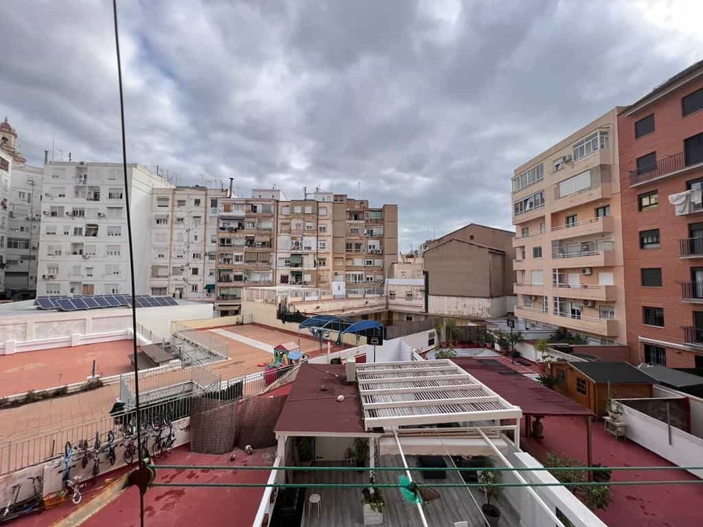Condominium in Valencia, Comunidad Valenciana 11669864