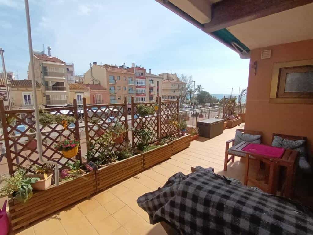 Condominium in Calella, Catalonia 11669899