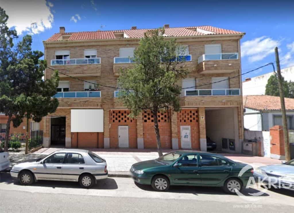 Condominium in Yuncos, Castille-La Mancha 11669900
