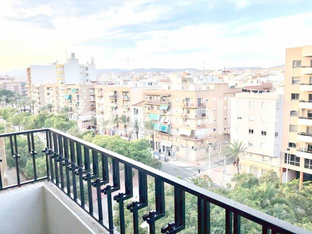 Condominium in Elx, Comunidad Valenciana 11669912