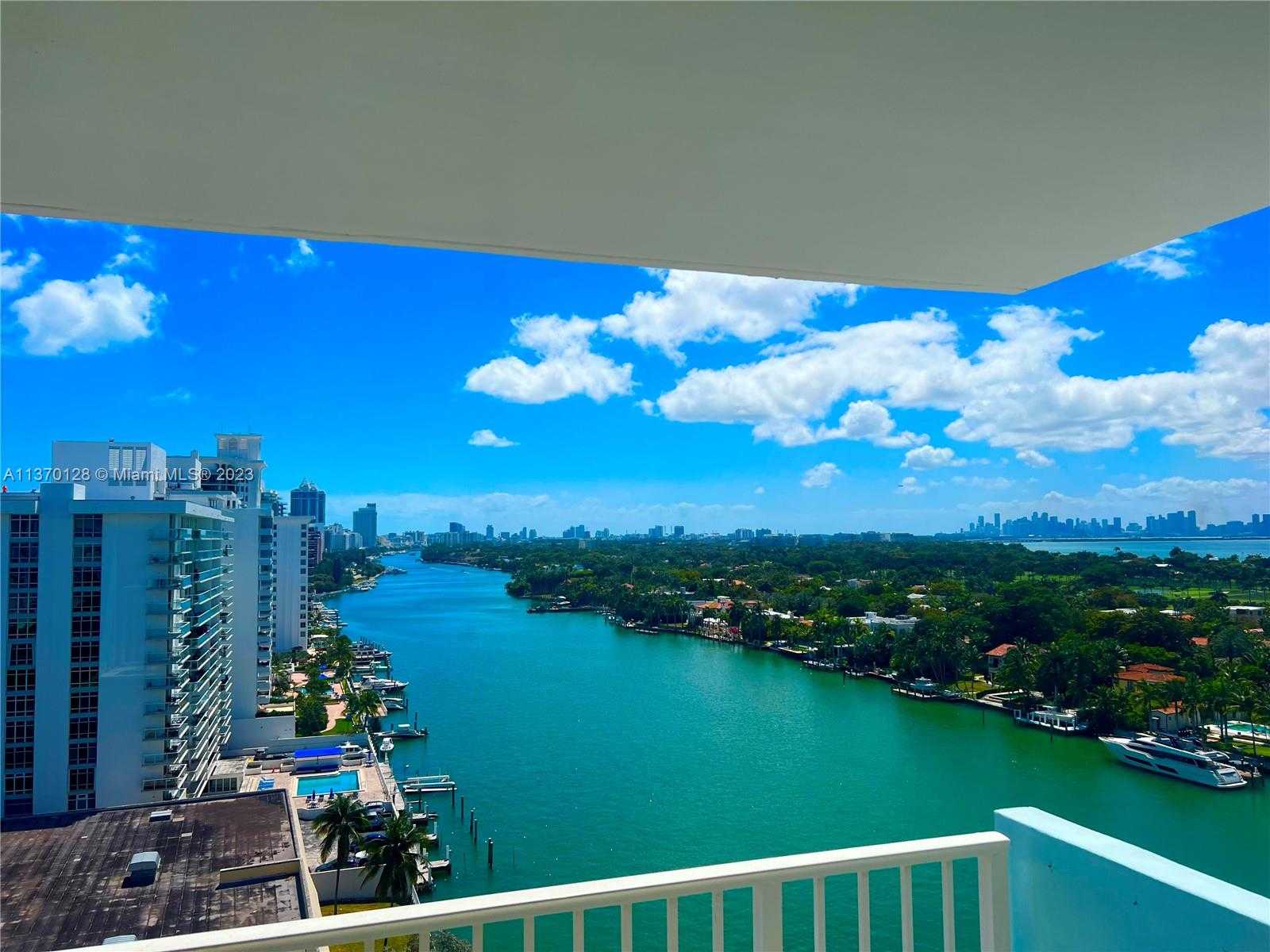 House in Miami, Florida 11669951