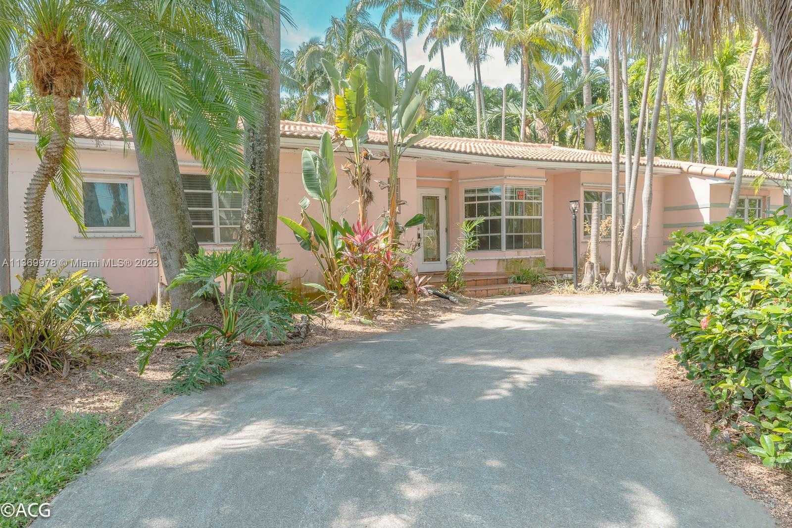 House in Hollywood, Florida 11669956