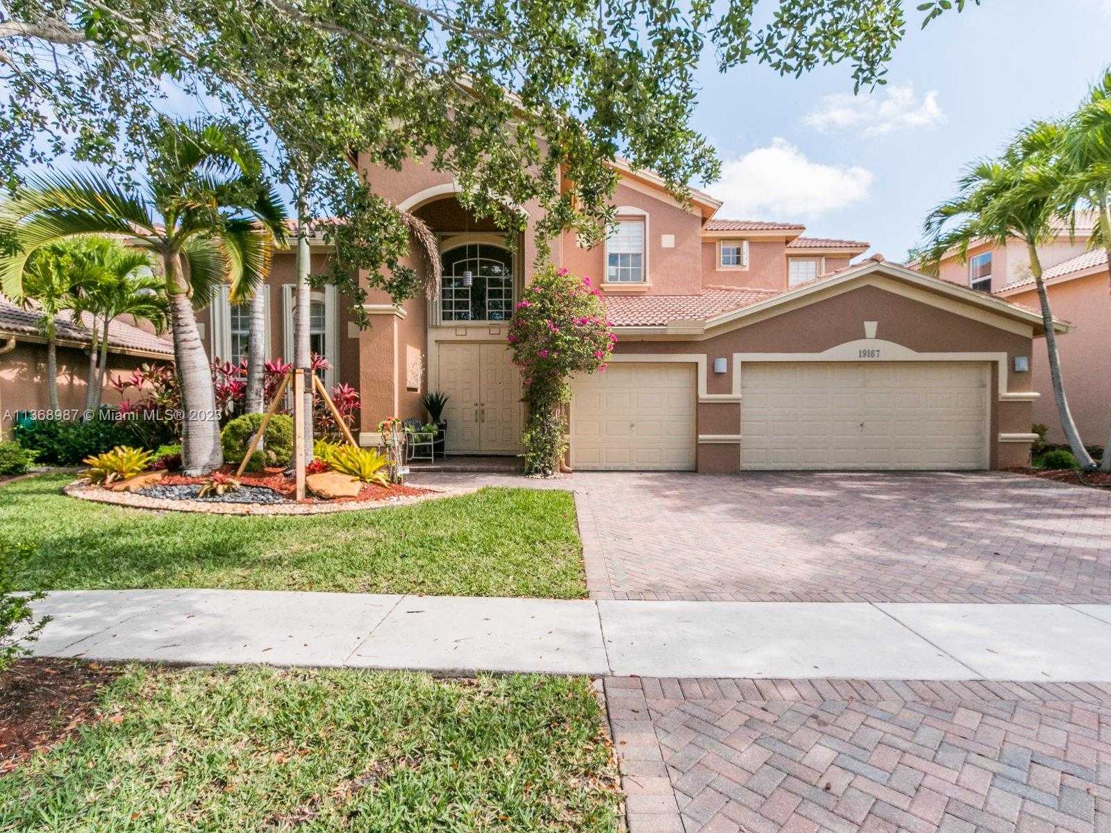 House in Weston, Florida 11669960