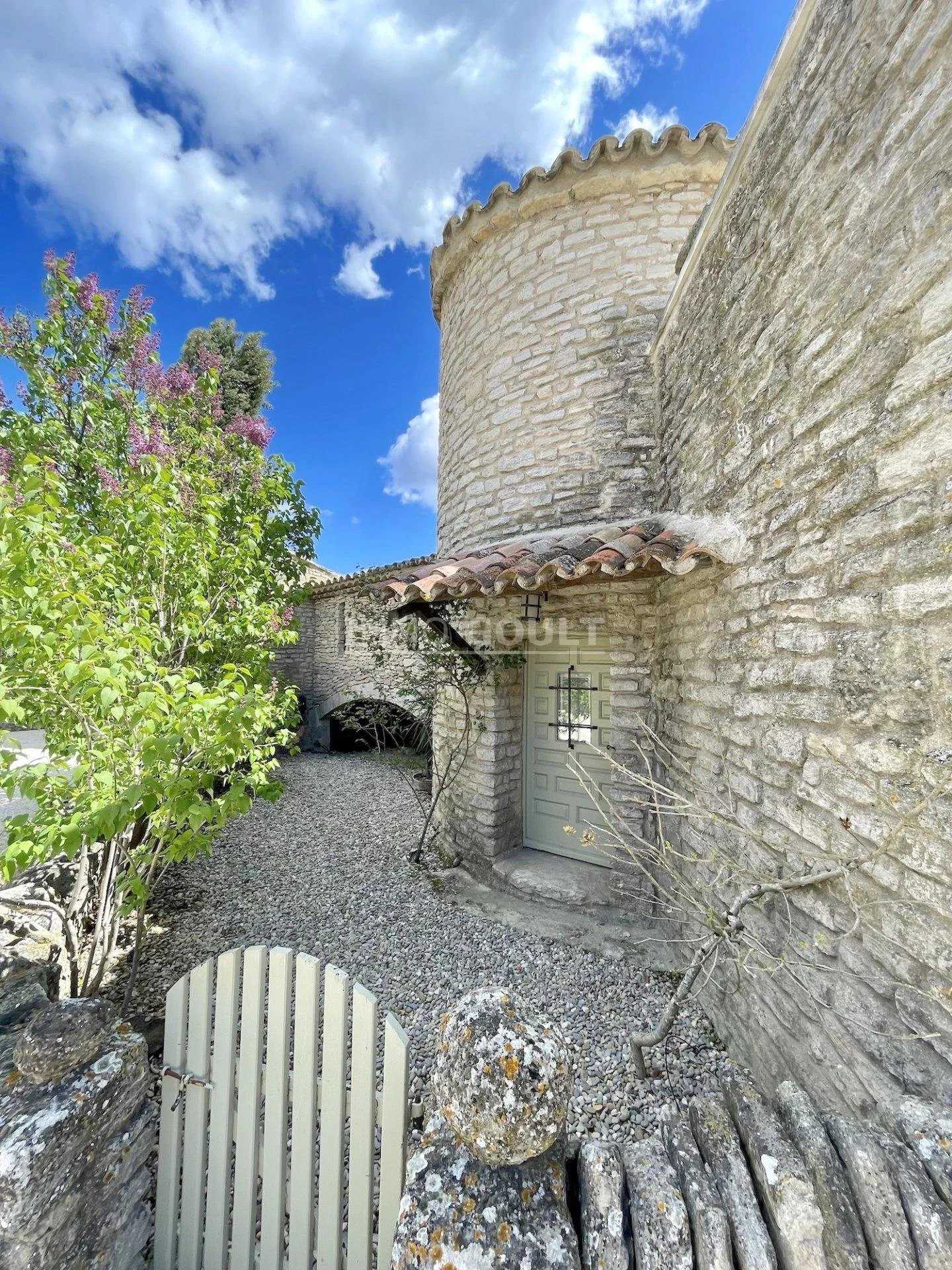 Hus i Goult, Provence-Alpes-Cote d'Azur 11669974