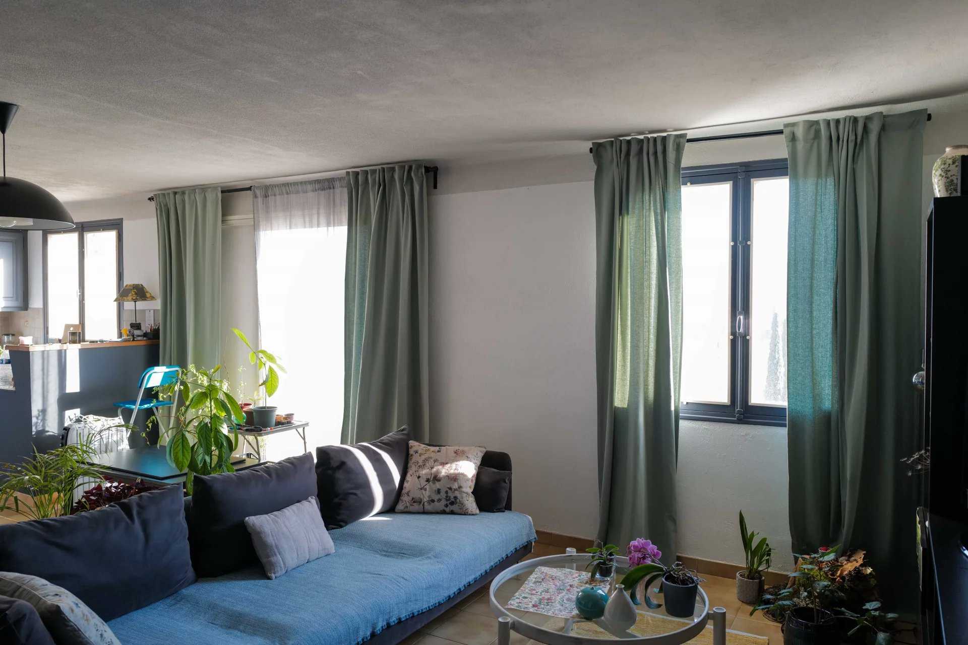 Condominium in Cogolin, Provence-Alpes-Cote d'Azur 11670018