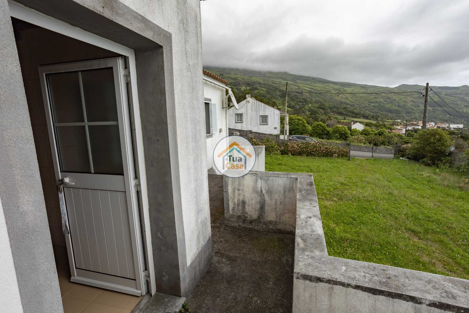 rumah dalam Lajes Do Pico, Azores 11670458
