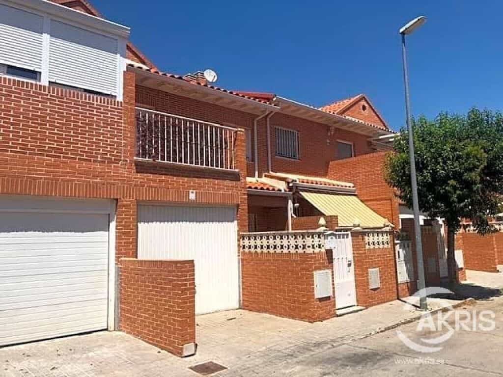 House in Ontigola, Castille-La Mancha 11670878