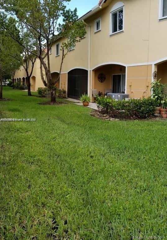 House in Tamarac, Florida 11670906