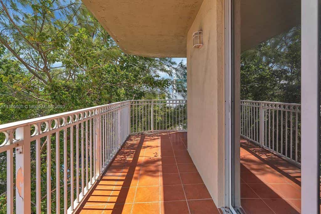 Condominium in Coral Gables, Florida 11670909