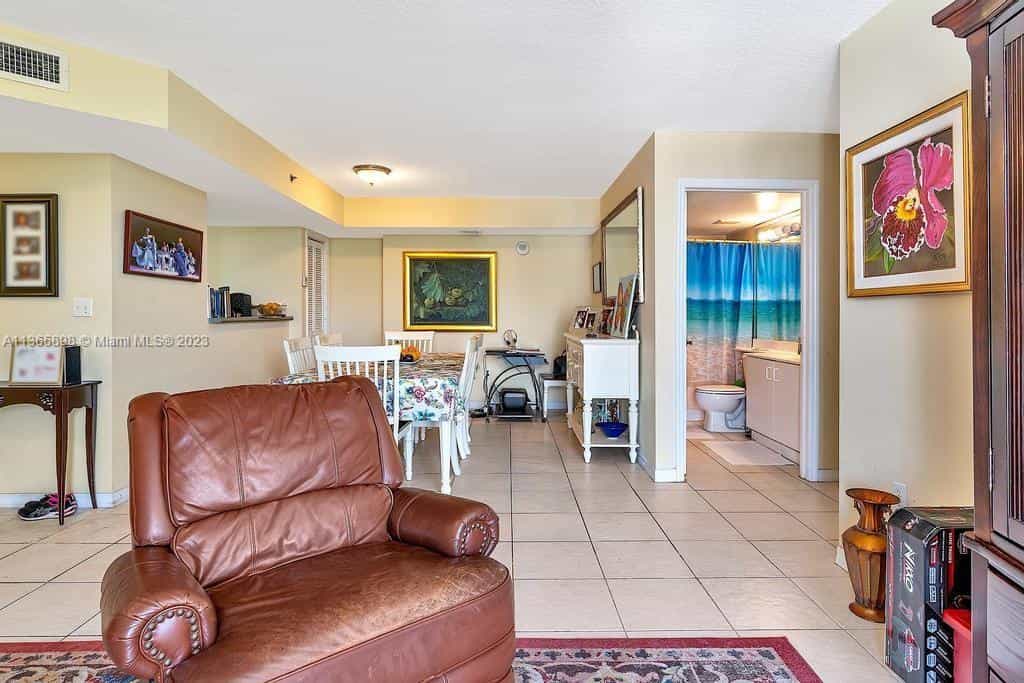 Condominium in Coral Gables, Florida 11670909