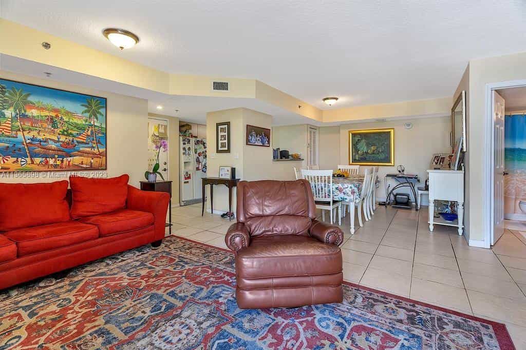 公寓 在 Coral Gables, Florida 11670909