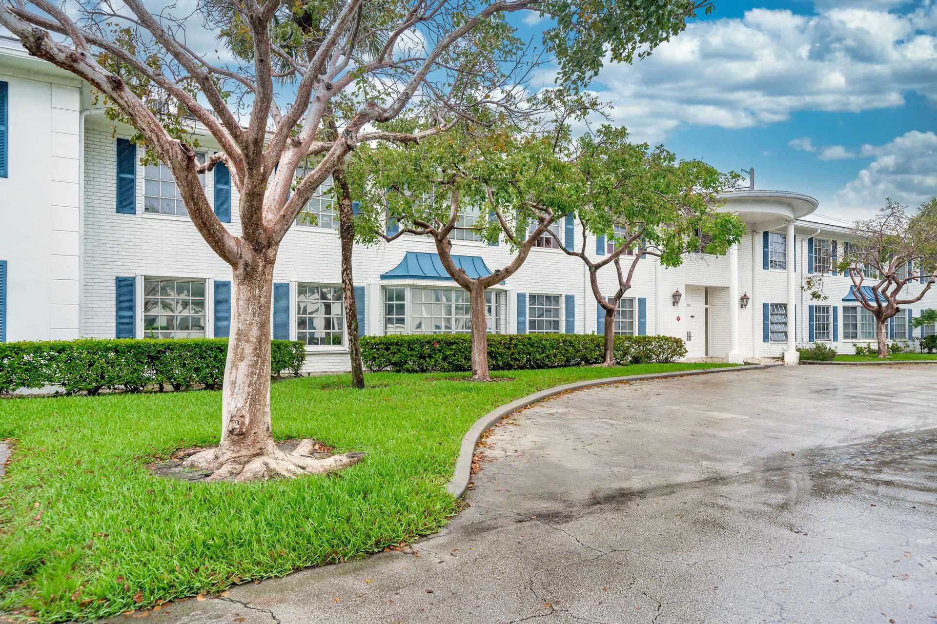 Condominium in High Ridge Estates, Florida 11671158